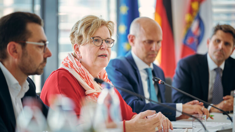 Podiumsdiskussion: Expertengespräch  - v.l. n.r. Dirk Meyer, Gaby Bischoff, Max Uebe, Marco Reuter