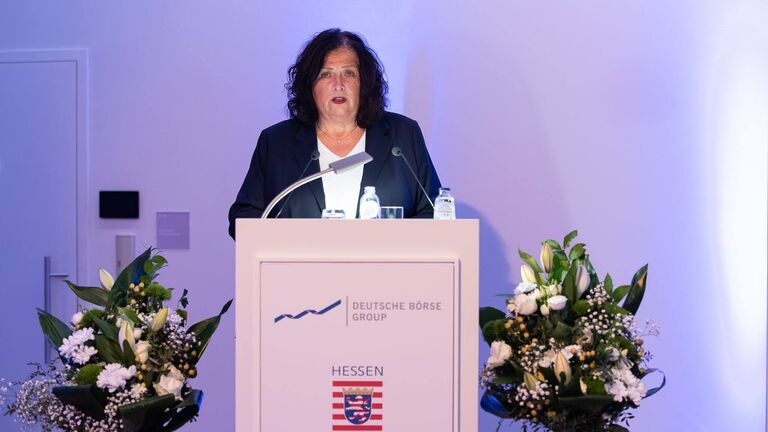 Staatssekretärin Müller beim Empfang der Deutschen Börse in Brüssel