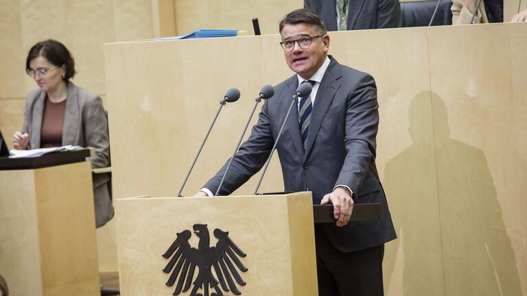 Ministerpräsident Boris Rhein spricht im Bundesrat