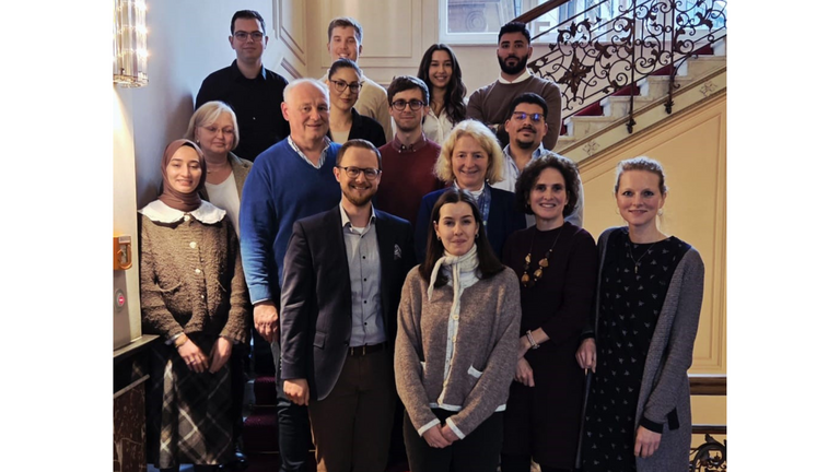 Gruppenfoto mit den Studierenden der TH Mittelhessen in der Staatskanzlei