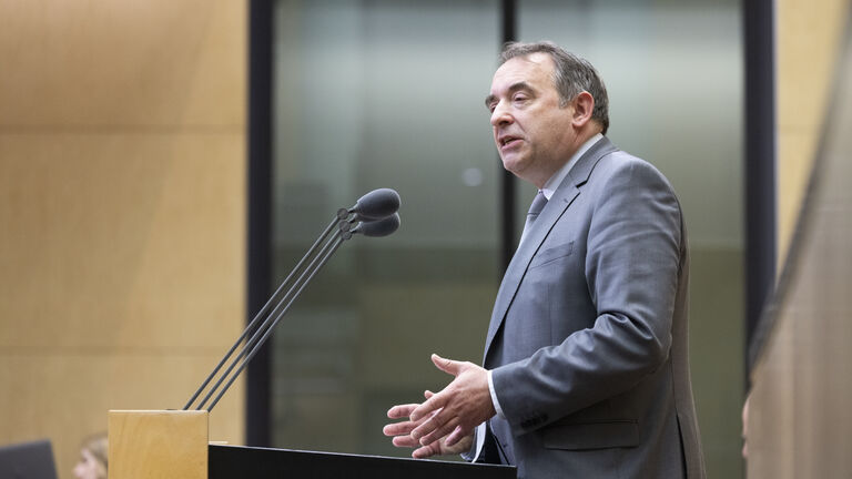 Finanzminister Professor Dr. R. Alexander Lorz 