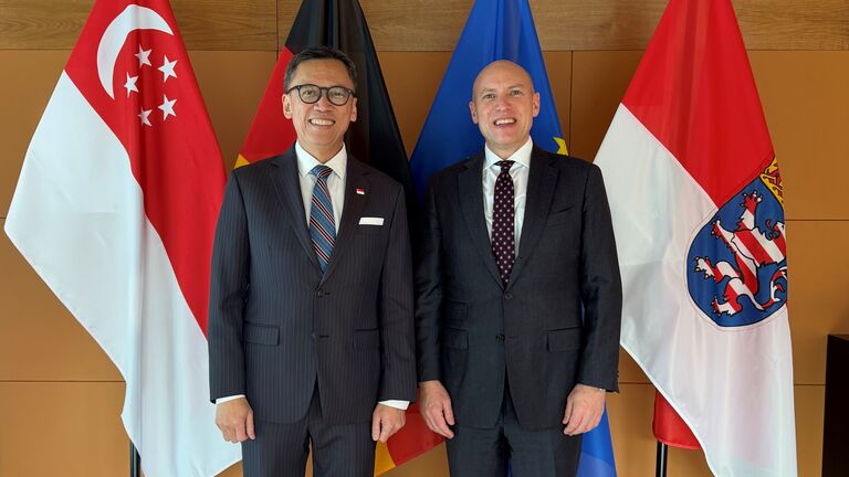 MinBE und Botschafter von Singapur