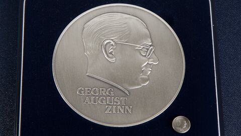 Georg August Zinn-Medaille vorn Georg August Zinn-Medaille vorn