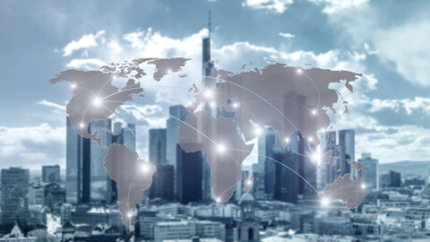 Vernetzungsmodell vor Frankfurter Skyline