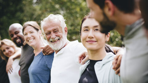 Demografie Menschen Eine Gruppe Menschen lacht