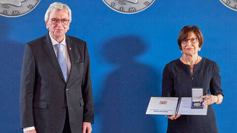 Ministerpräsident Volker Bouffier mit Minka Pradelski