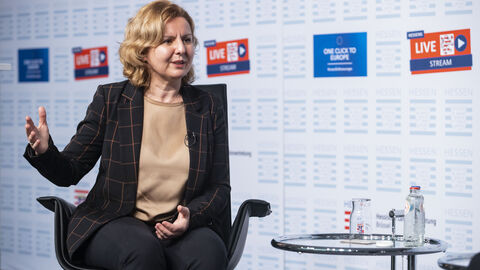 Desislava Apostolova, EU-Korrespondentin vom Bulgarischen Nationalen Fernsehen (BNT) Desislava Apostolova, EU-Korrespondentin vom Bulgarischen Nationalen Fernsehen (BNT)
