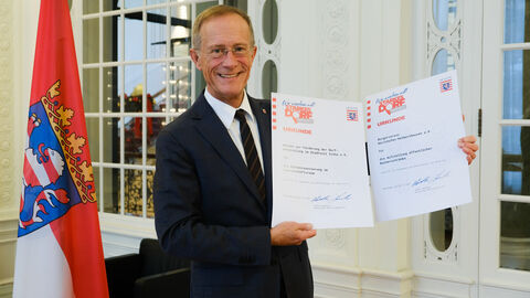 CdS mit Urkunde zur Auszeichnung "Starkes Dorf"