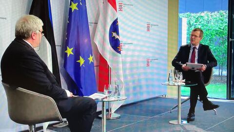 Botschafter Alar Streimann und Christoph von Marschall (rechts im Bild)