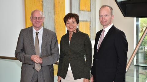 Prof. Dr. Norbert Lammert, Staatsministerin Lucia Puttrich und Dr. Reinhard Müller (v.l.n.r.)