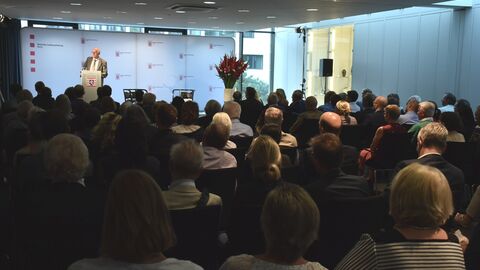 Zur Veranstaltung mit Prof. Dr. Lammert kamen über 220 Gäste in die Hessische Landesvertretung Berlin.