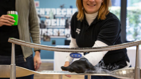 Spannende Experimente zeigte die Initiative "Hessen schafft Wissen".