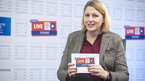 Gudrun Engel, Fernsehkorrespondentin im WDR-Studio Brüssel, hat die Veranstaltung moderiert