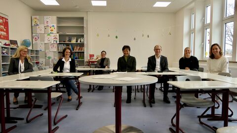 Im Klassenzimmer der Zukunft mit der Schulleitung der Otto-Dönges Schule Im Klassenzimmer der Zukunft mit der Schulleitung der Otto-Dönges Schule