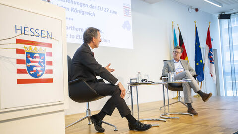 Dr. Thomas Gutschker, FAZ,  im Gespräch mit Tony Connelly, RTÉ News / Irish TV & Radio