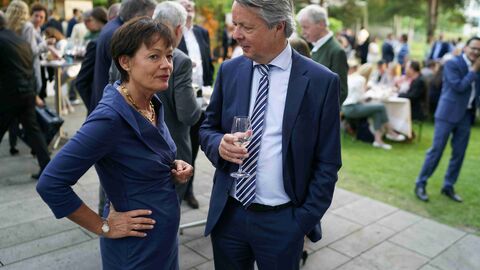 Staatsministerin Lucia Puttrich im Gespräch mit dem stellvertretenden Direktor des Bundesrates Dr. Georg Kleemann