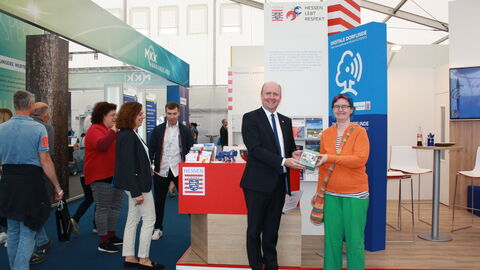 Staatsminister Uwe Becker auf der Messe in Wächtersbach