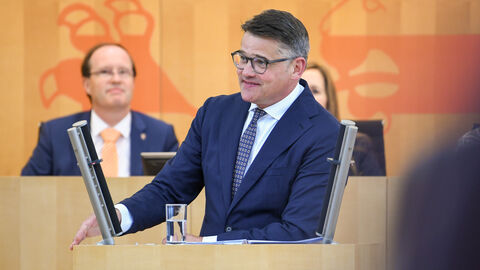 Ministerpräsident Boris Rhein spricht im Hessischen Landtag