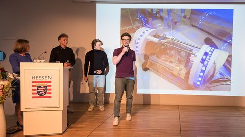 Von maskierten Musikern, CO2-Fressern und bilanzoptimierenden Fotovoltaik-Raffstores