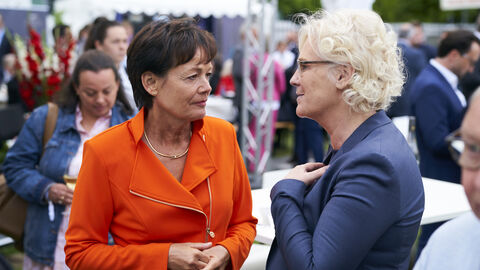Staatsministerin Lucia Puttrich und Bundesverteidigungsministerien Christine Lambrecht. 