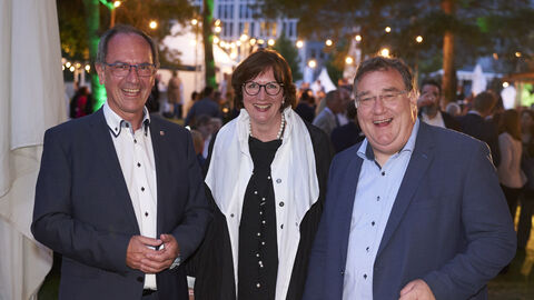 Die drei hessischen Regierungspräsidenten: Dr. Christoph Ullrich (Gießen), Brigitte Lindscheid (Darmstadt) und Mark Weinmeister (Nordhessen) (v.l.n.r.). 