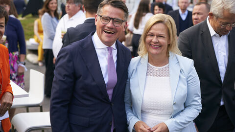 Ministerpräsident Boris Rhein und Bundesinnenministerin Nancy Faeser.