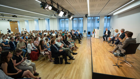 XVIII. Europäischer Presseclub: „Die EU im Krisen- und Kriegsmodus“ in der Hessischen Landesvertretung in Brüssel.