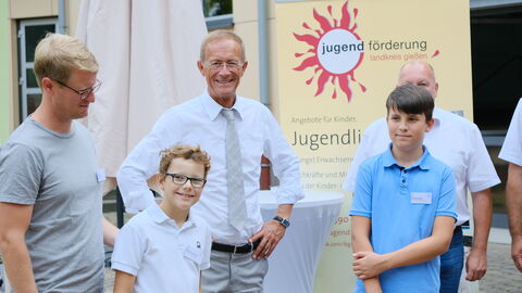 Axel Wintermeyer besucht das Projekt „Jugendgerechter Landkreis Gießen“ Axel Wintermeyer besucht das Projekt „Jugendgerechter Landkreis Gießen“