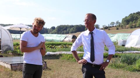 Staatsminister Axel Wintermeyer besucht das Kompetenzzentrum Hof Knolle