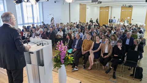 Begrüßung der Gäste mit Friedrich von Heusinger, Leiter der Vertretung des Landessen bei der EU