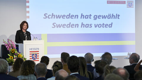 Ingrid Steiner–Gashi, EU-Korrespondentin, österreichischer KURIER hat die Veranstaltung moderiert