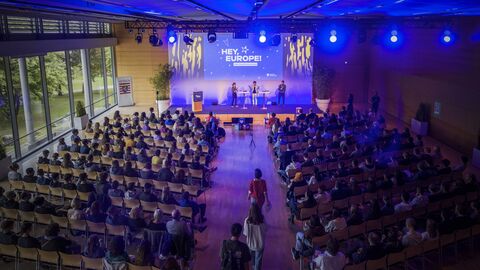 Ansicht des Veranstaltungsraums beim Hey, Europe! Festival