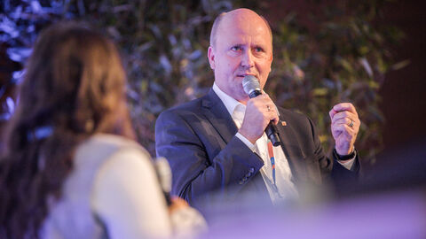 Staatssekretär Uwe Becker und EIS-Mitglied Hejar