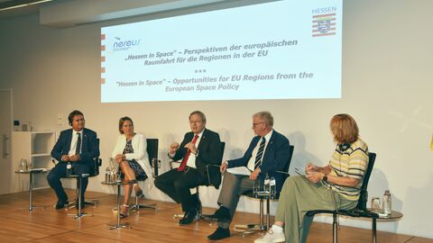 „Hessen in Space“ – Perspektiven der europäischen Raumfahrt für die Regionen in der EU „Hessen in Space“ – Perspektiven der europäischen Raumfahrt für die Regionen in der EU