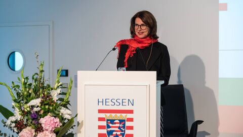 Ingrid Steiner Gashi vom österreichischen KURIER hat die Veranstaltung moderiert Ingrid Steiner Gashi vom österreichischen KURIER hat die Veranstaltung moderiert