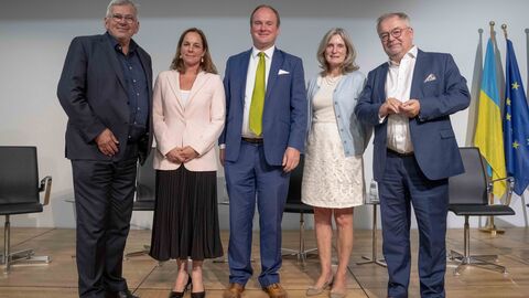 v.l.n.r. Jörg Hofmann, Erster Vorsitzender der IG Metall, Hildegard Bentele, Mitglied des Europäischen Parlaments, Moderation Björn Finke, Korrespondent der Süddeutschen Zeitung, Kerstin Jorna, Generaldirektorin GD GROW, Europäische Kommission, Jens Geier, Mitglied des Europäischen Parlaments  v.l.n.r. Jörg Hofmann, Erster Vorsitzender der IG Metall, Hildegard Bentele, Mitglied des Europäischen Parlaments, Moderation Björn Finke, Korrespondent der Süddeutschen Zeitung, Kerstin Jorna, Generaldirektorin GD GROW, Europäische Kommission, Jens Geier, Mitglied des Europäischen Parlaments