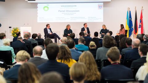„Strom für die Elektromobilität: Wie wir die Lücke für schnelles Laden in Europa schließen“ „Strom für die Elektromobilität: Wie wir die Lücke für schnelles Laden in Europa schließen“