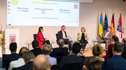 XIX. Europäischer Presseclub: „Ein heißer Herbst vor einem kalten Winter“ XIX. Europäischer Presseclub: „Ein heißer Herbst vor einem kalten Winter“