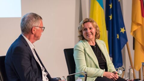 XIX. Europäischer Presseclub: „Ein heißer Herbst vor einem kalten Winter“ XIX. Europäischer Presseclub: „Ein heißer Herbst vor einem kalten Winter“