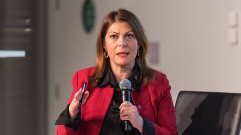 XIX. Europäischer Presseclub: „Ein heißer Herbst vor einem kalten Winter“ XIX. Europäischer Presseclub: „Ein heißer Herbst vor einem kalten Winter“
