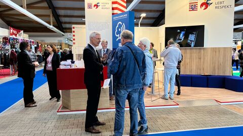 Staatssekretär Lösel im Gespräch