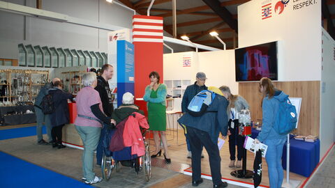 Reger Austausch mit Staatssekretärin Anne Janz 