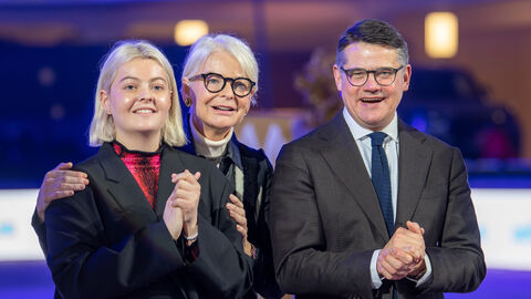 Das 49. Internationale Festhallen Reitturnier fand in diesem Jahr vom 15. bis 18. Dezember in der Frankfurter Festhalle statt. Das 49. Internationale Festhallen Reitturnier fand in diesem Jahr vom 15. bis 18. Dezember in der Frankfurter Festhalle statt.