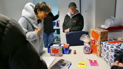 Europaministerin Puttrich bei der Tafel in Bad Vilbel