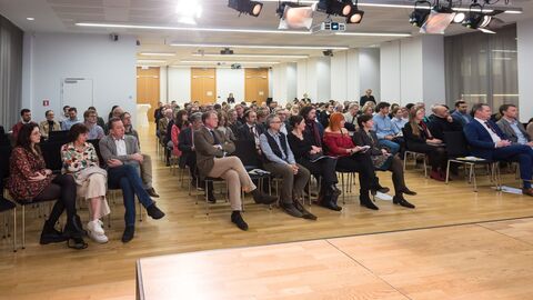 Buchvorstellung "Immobilien in Belgien" in der Landesvertretung Hessen. Buchvorstellung "Immobilien in Belgien" in der Landesvertretung Hessen.