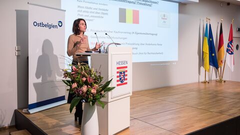 Elodie Lilien, Notarin und Herausgeberin des Buches "Immobilien in Belgien". Elodie Lilien, Notarin und Herausgeberin des Buches "Immobilien in Belgien".