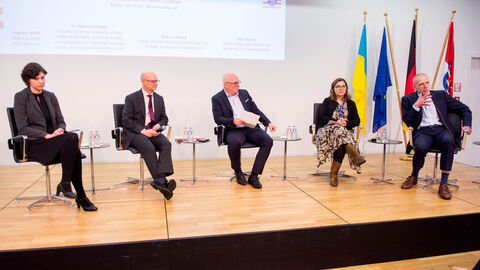 Digitalisierung im Kampf gegen Geldwäsche, datenschutzkonform! Digitalisierung im Kampf gegen Geldwäsche, datenschutzkonform!