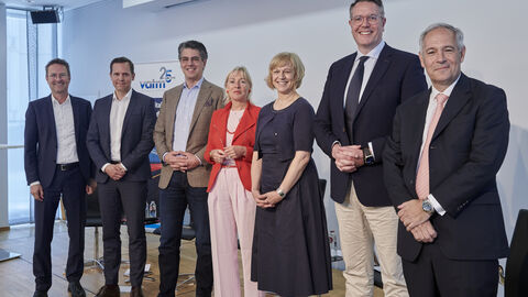 Die Podiumsteilnehmer Die Podiumsteilnehmer
