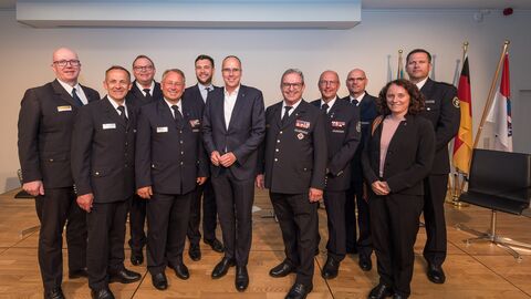 Gruppenbild mit Minister Peter Beuth Gruppenbild mit Minister Peter Beuth
