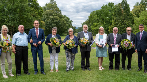 Ministerpräsident Boris Rhein und Sozialminister Kai Klose bei der Verleihung der Pflegemedaille des Landes Hessen Gruppenbild Verleihung der Pflegemedaille des Landes Hessen